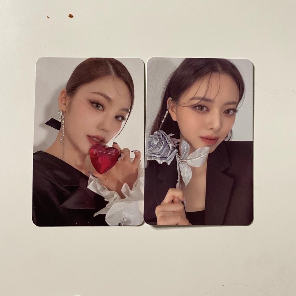 Yuna sliver rose pc and yegi heart pc (bundle)
